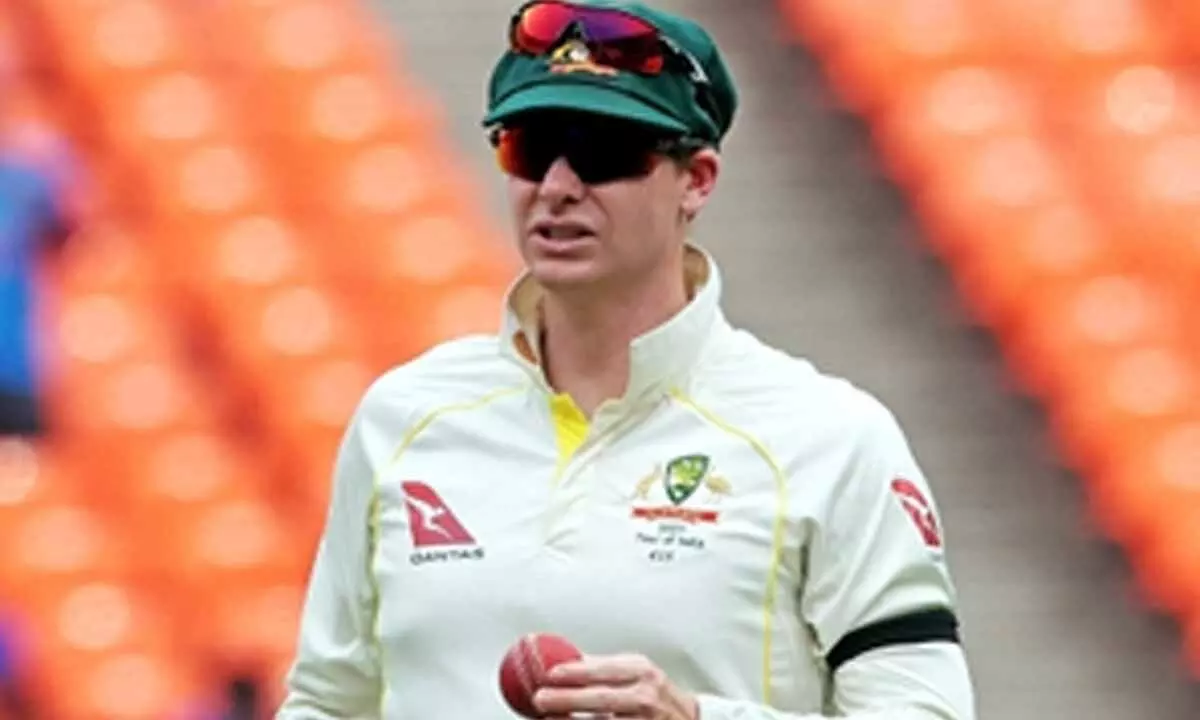Smith injures elbow ahead of for SL tour, Kuhnemann nursing thumb surgery