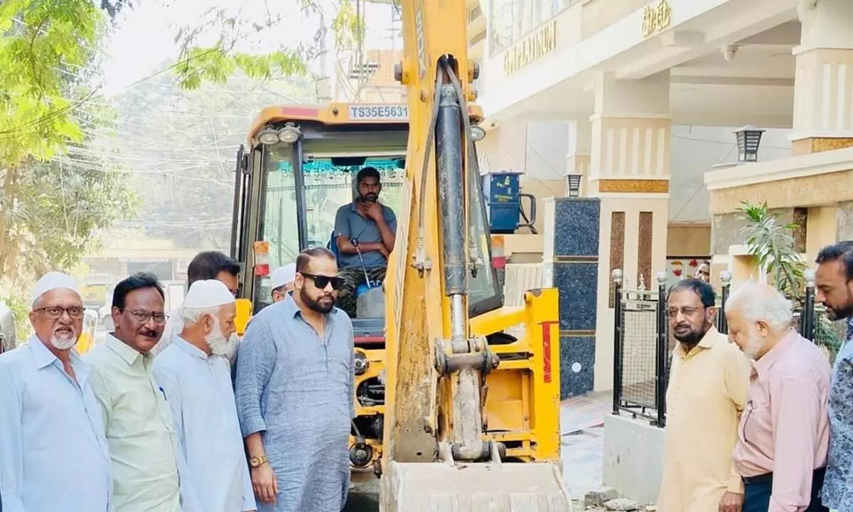 Whistle blowing spurs baldia babus into action