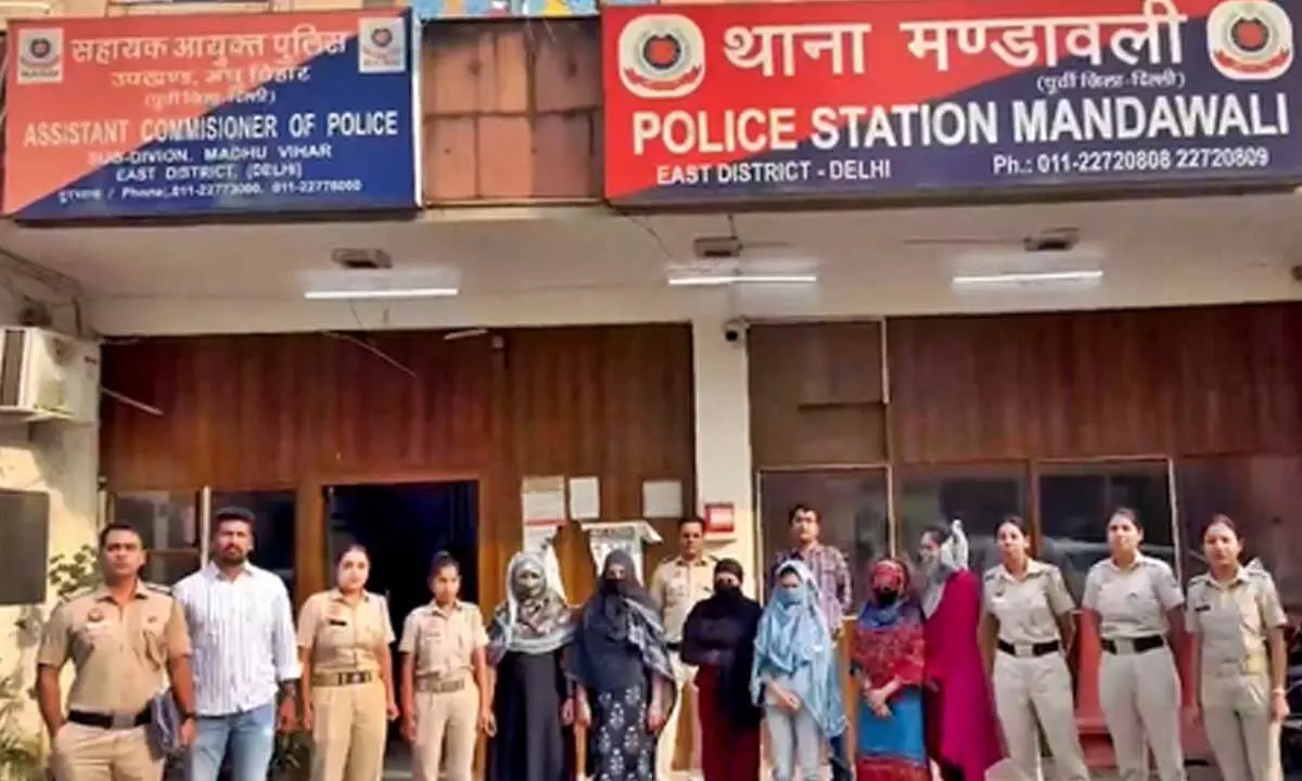 Delhi Police detain six Bangladeshi women residing illegally in Paharganj Delhi Police detain six Bangladeshi women residing illegally in Paharganj