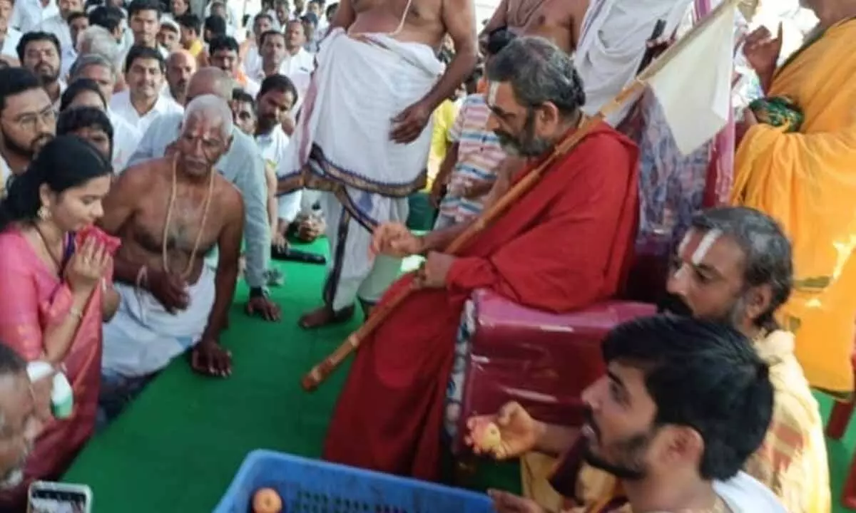Sarithamma Attends Grand Inauguration of Sri Ramalingeshwara Swamy Temple in Kondapalli