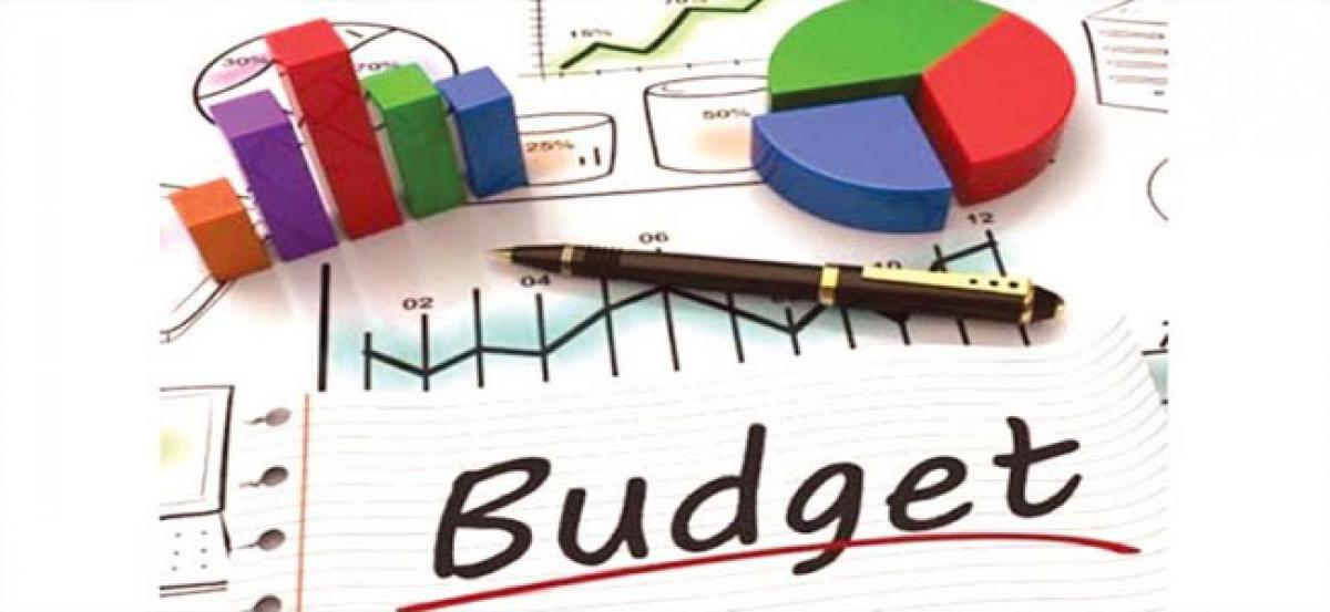 Karnataka CM makes situations complex due to failure of budget for the middle-class Karnataka CM makes situations complex due to failure of budget for the middle-class